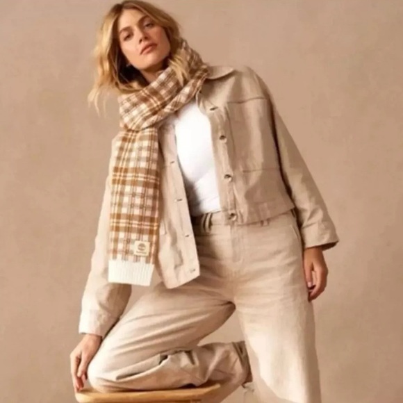 NEW Timberland Plaid Cream/Tan Scarf retails $60 - Picture 1 of 5